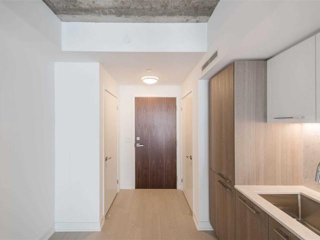 1211 - 15 Baseball Pl