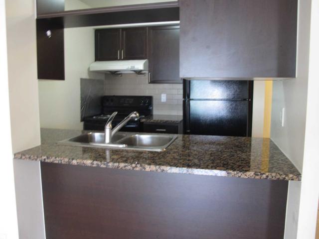 910 - 60 Town Centre Crt