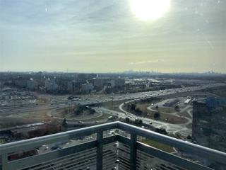 3115 - 275 Village Green Sq