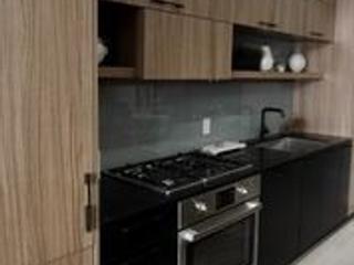 602 - 1884 Queen St E