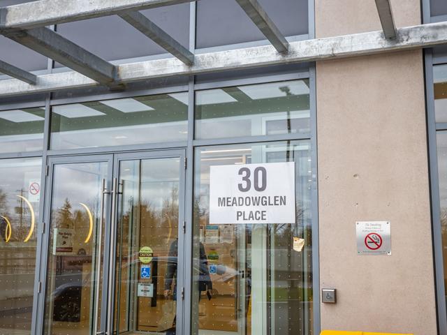 307 - 30 Meadowglen Pl