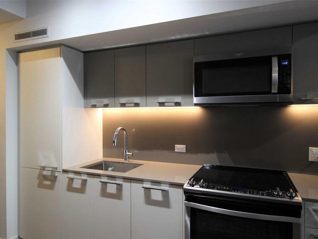 416 - 15 Baseball Pl