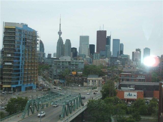 802 - 630 Queen St E