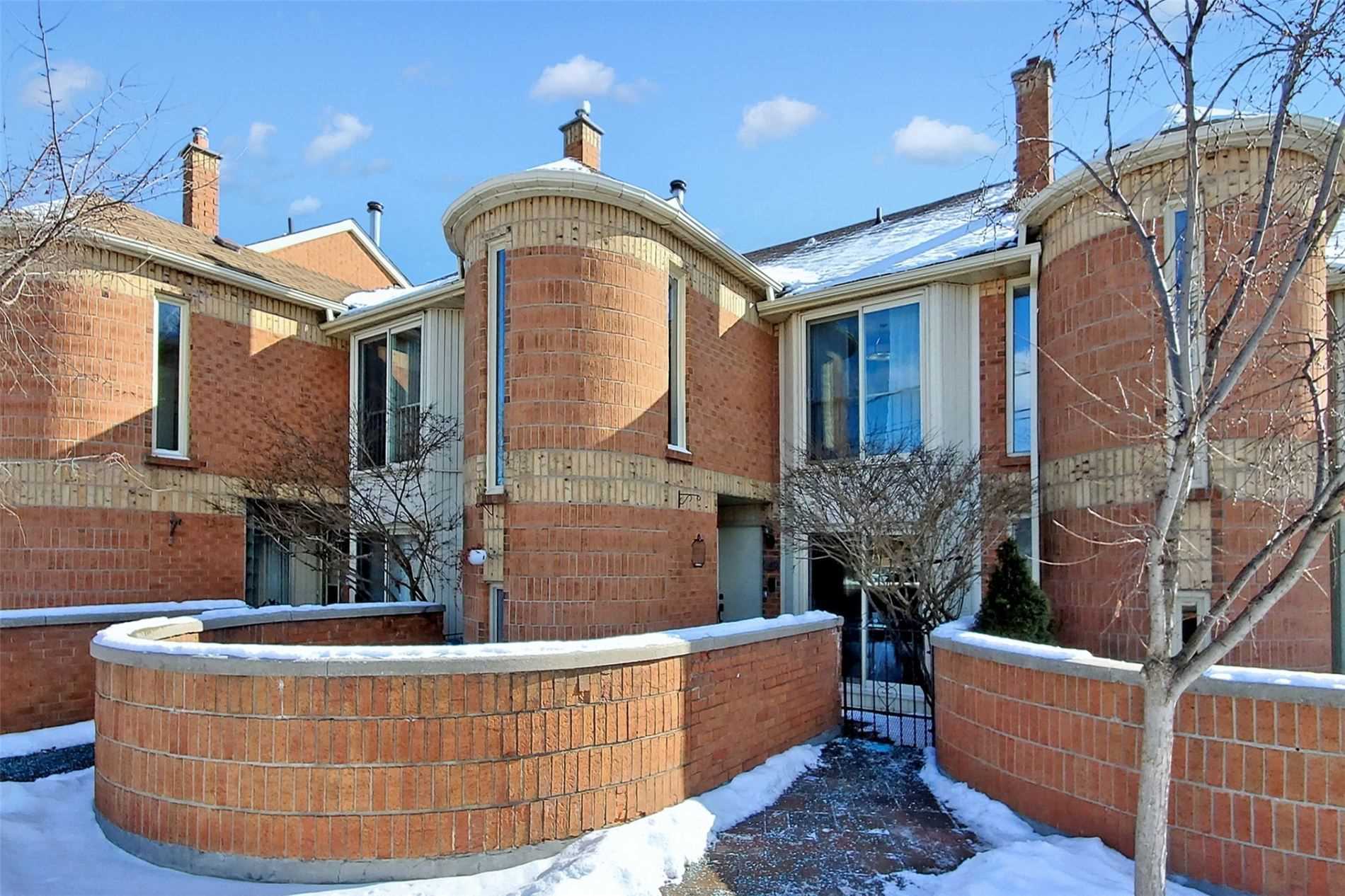 40 Rodeo Ptwy, Toronto Sold, E5108652 Condos.ca