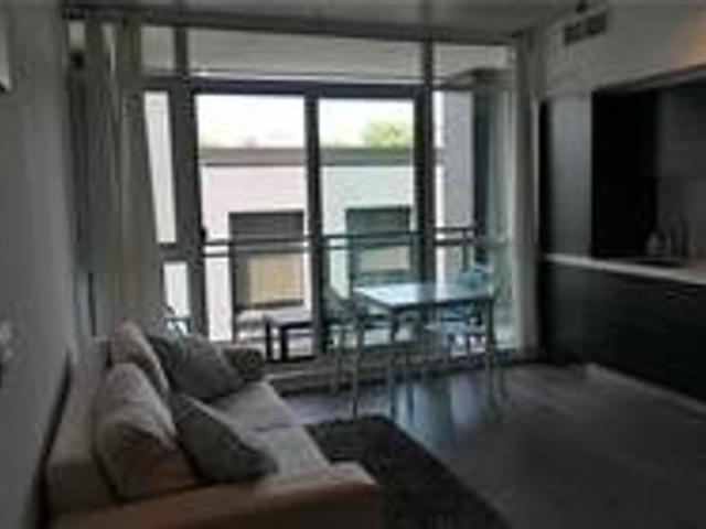 427 - 1190 Dundas St E