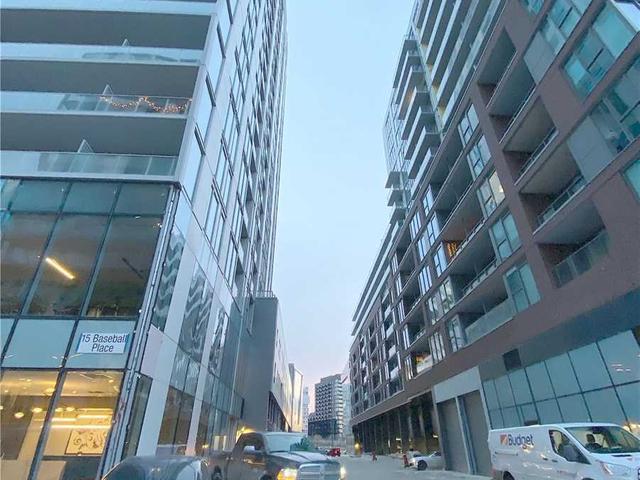 706 - 15 Baseball Pl