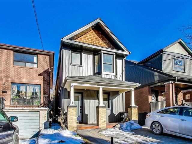 15 Ashdale Ave