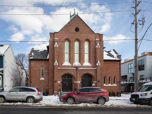 4 - 175 Jones Ave