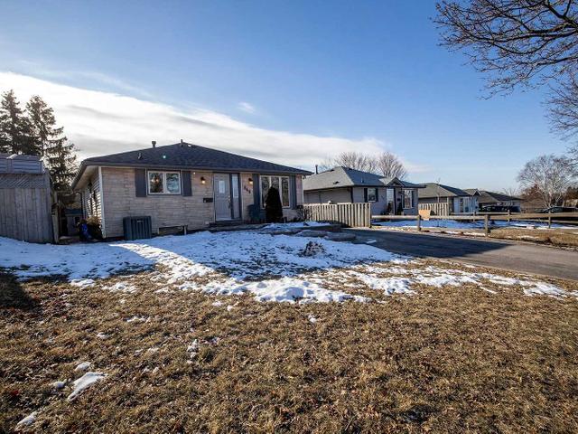 Upper - 844 Grandview Dr