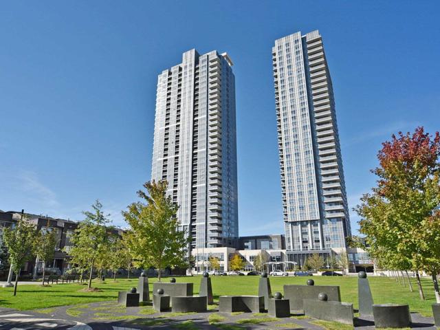 2324 - 275 Village Green Sq