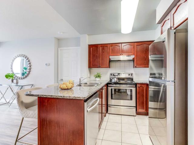 1012 - 68 Grangeway Ave