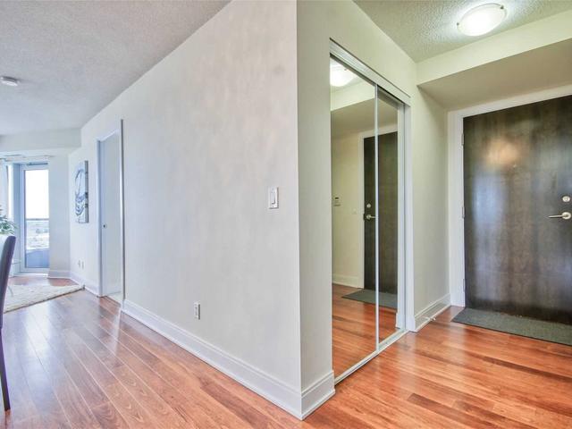 1003 - 125 Village Green Sq