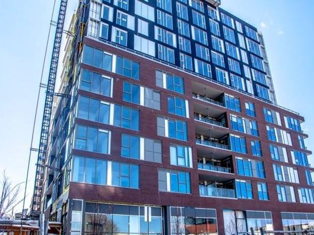 208 - 30 Baseball Pl