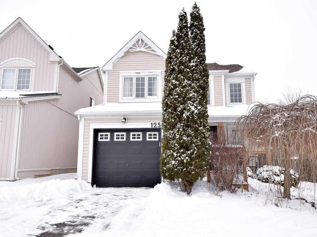 1256 Ashgrove Cres