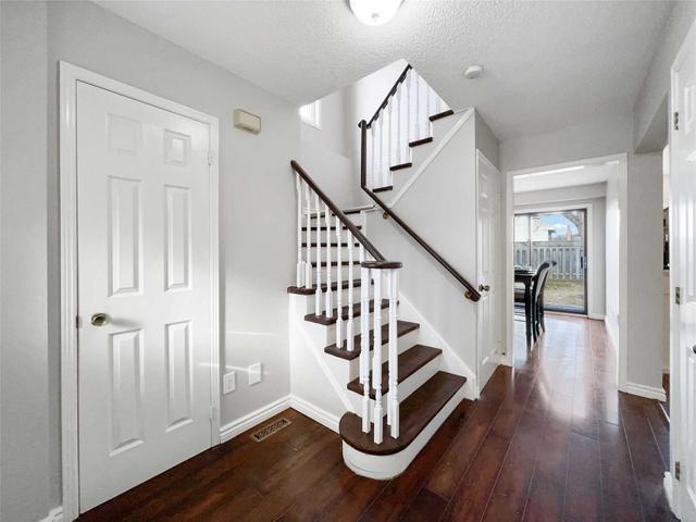 1304 Charter Cres Cres