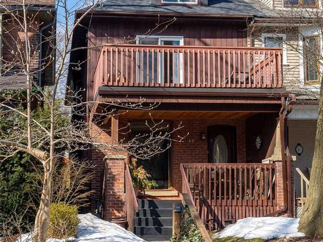 14 Cedar Ave