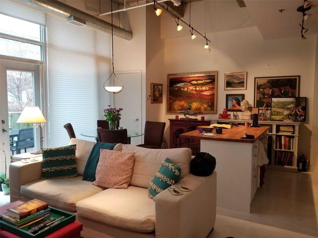 113 - 201 Carlaw Ave