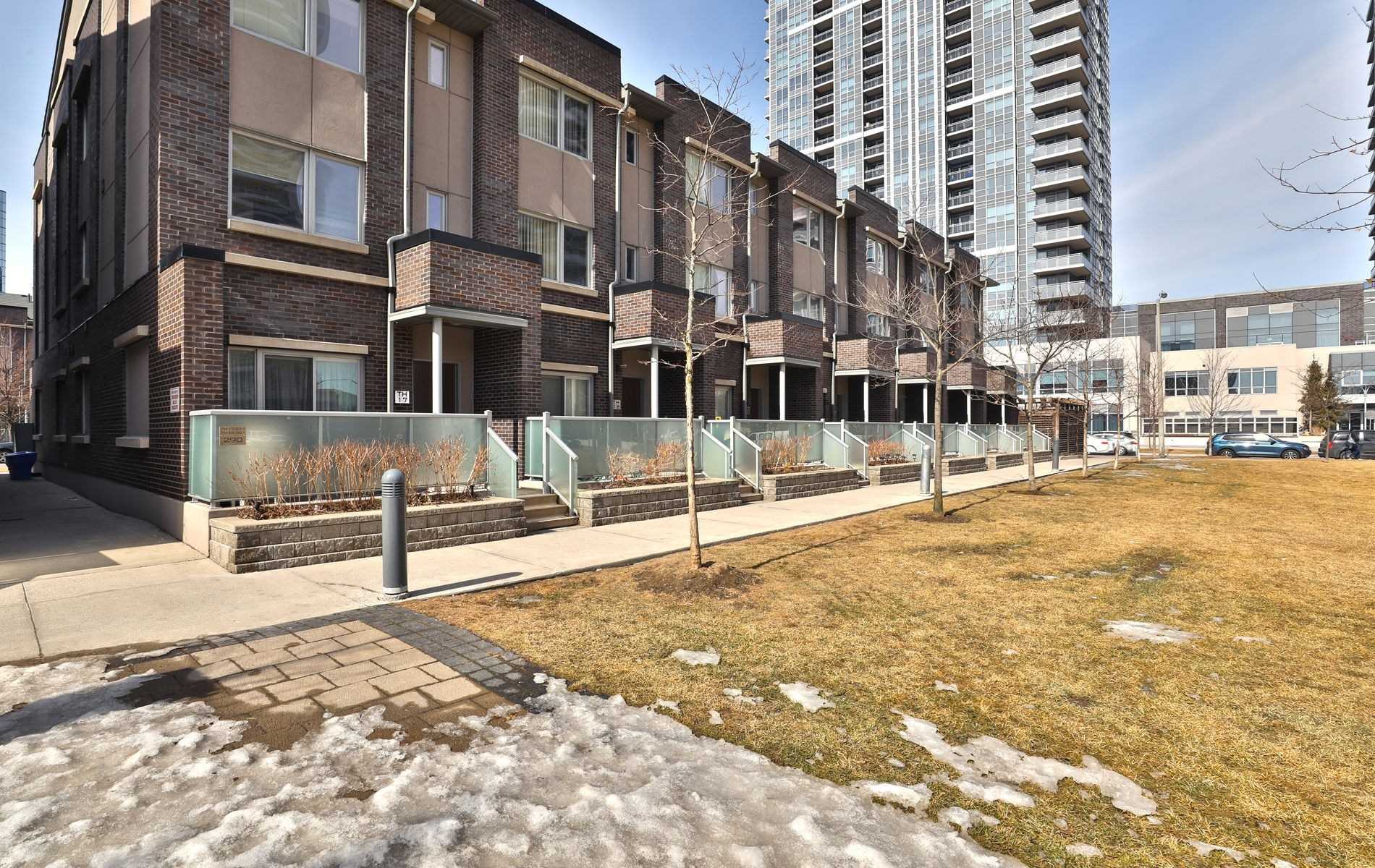 20 290 Village Green Sq, Scarborough Sold, E5146531 Condos.ca
