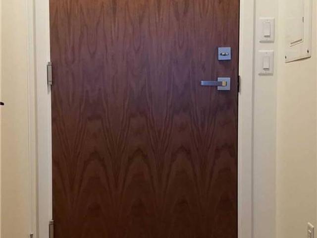 306 - 30 Baseball Pl