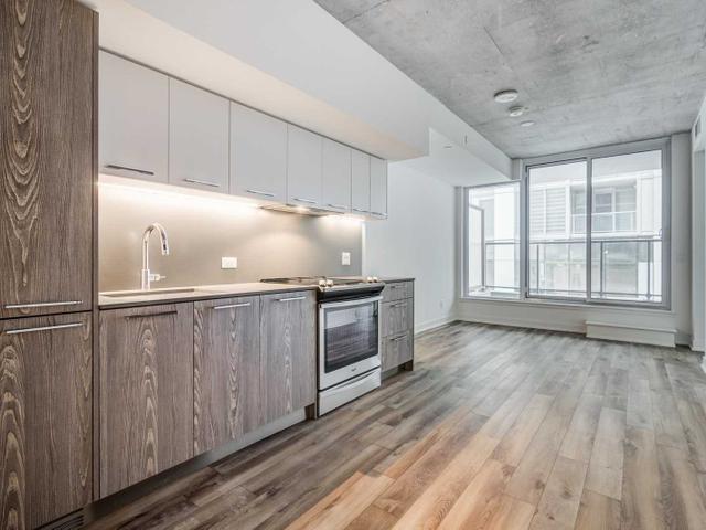 307 - 30 Baseball Pl