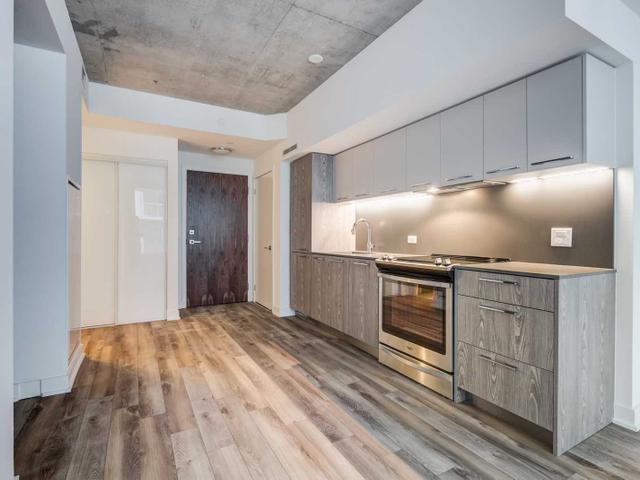 307 - 30 Baseball Pl