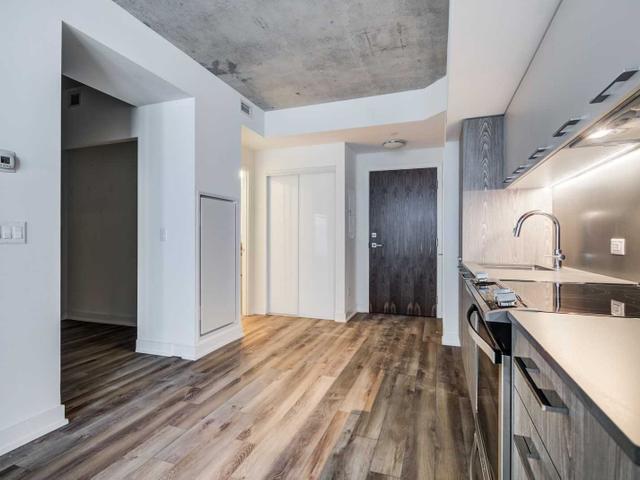 307 - 30 Baseball Pl