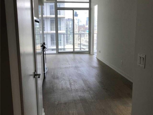 1210 - 25 Baseball Pl