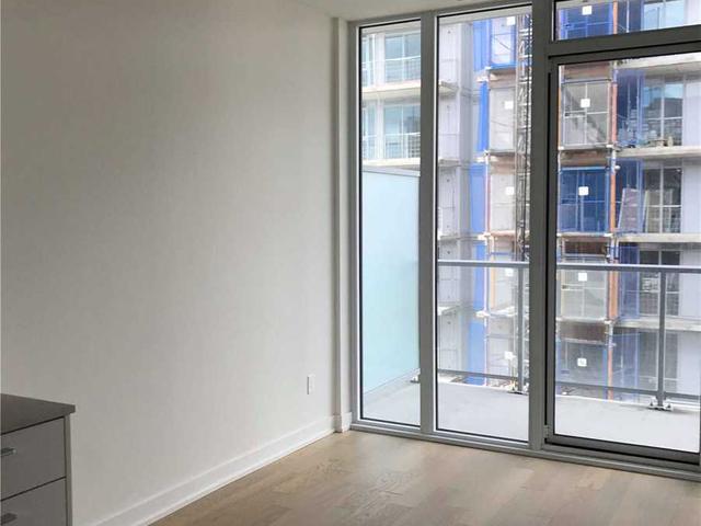 1210 - 25 Baseball Pl