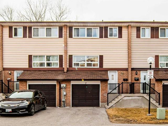 7 - 320 Blackthorn St