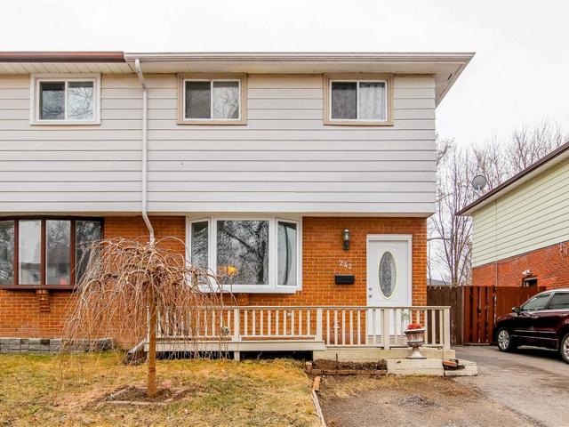 242 Kinmount Cres