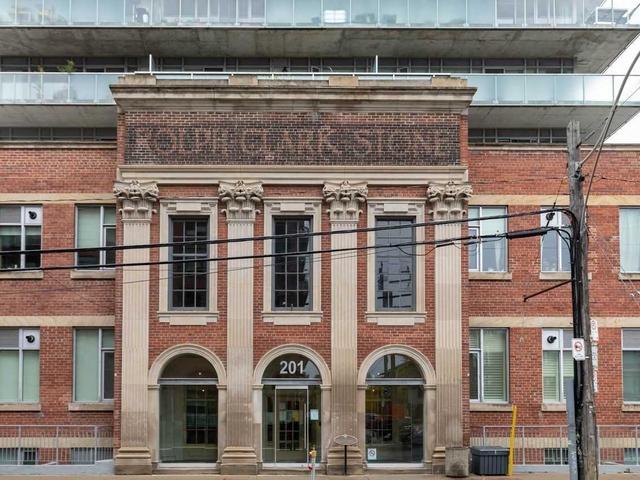 617 - 201 Carlaw Ave