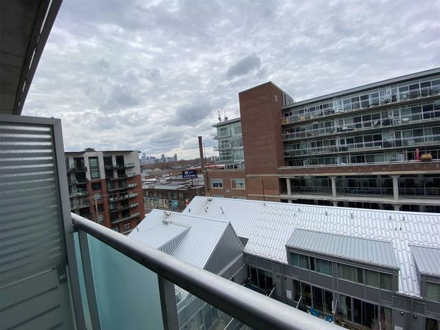 617 - 201 Carlaw Ave