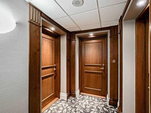 1710 - 1 Lee Centre Dr