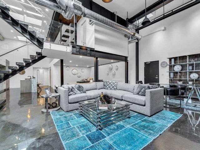 127 - 326 Carlaw Ave