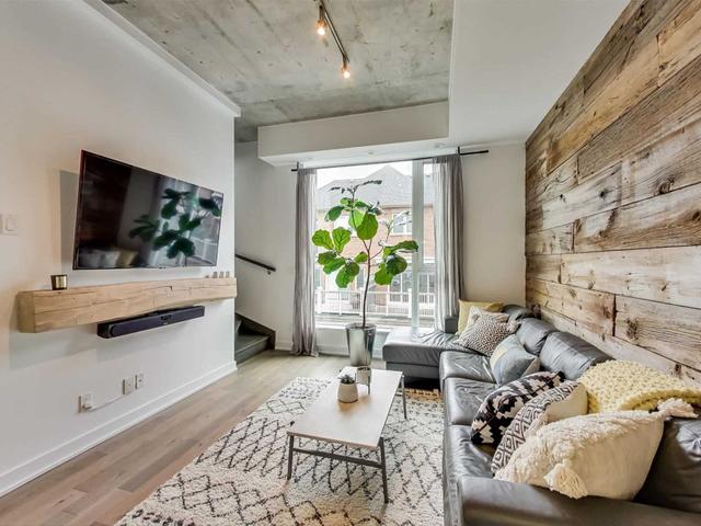 TH337 - 1190 Dundas St E