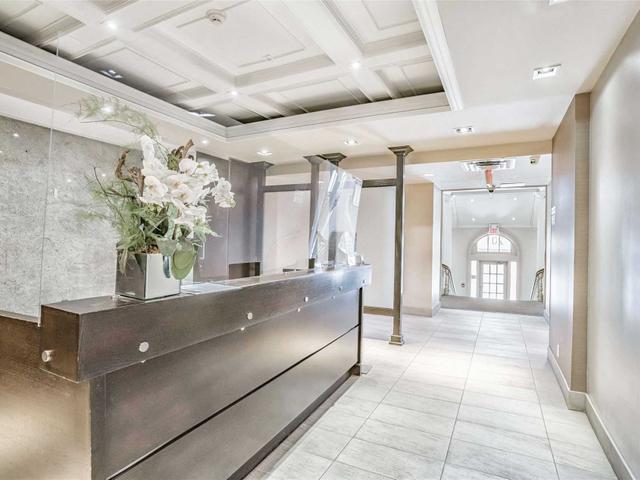 608 - 201 Carlaw Ave