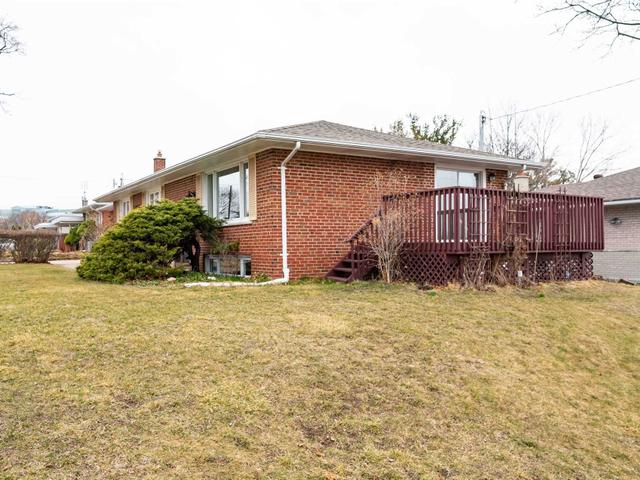 1 Medley Cres