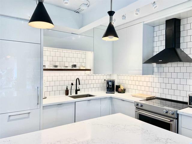 106 - 326 Carlaw Ave