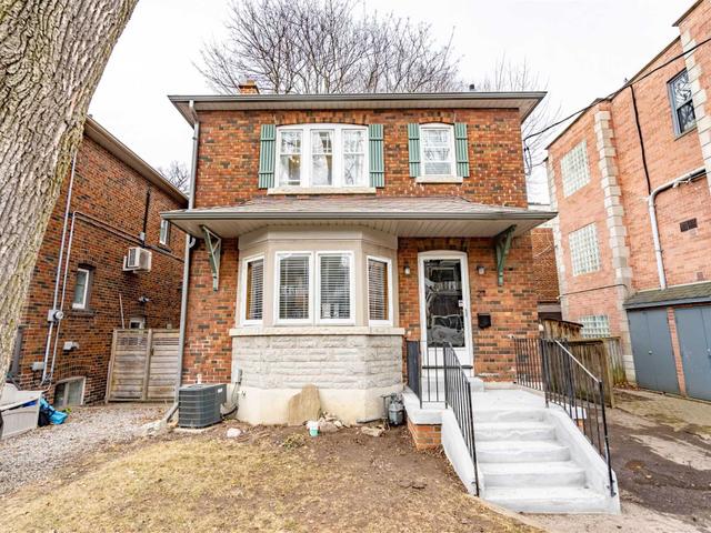 21 Glen Manor Dr