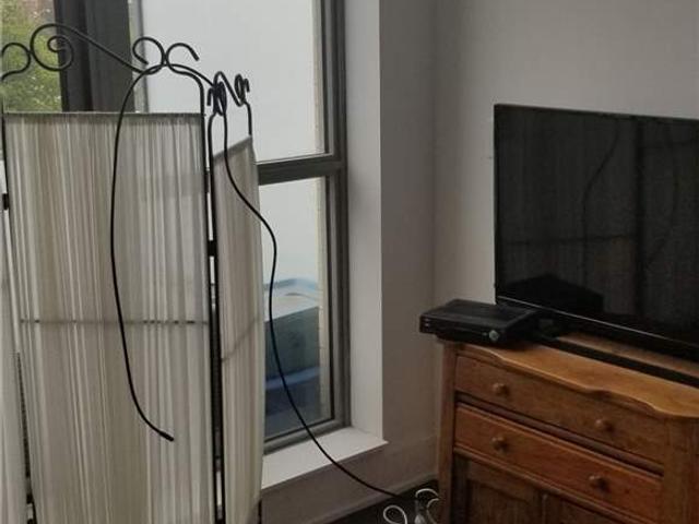 407 - 630 Queen St E