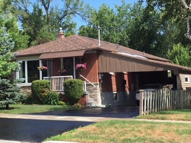 105 Mossbank Dr