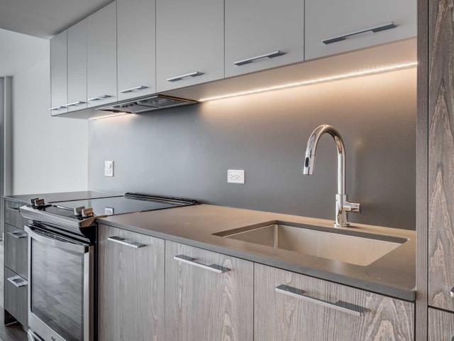 523 - 30 Baseball Pl