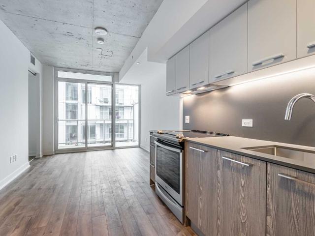 914 - 30 Baseball Pl