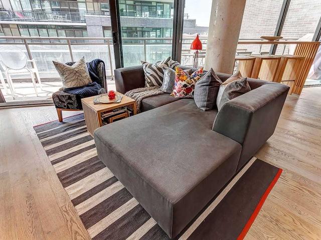 402 - 1201 Dundas St E