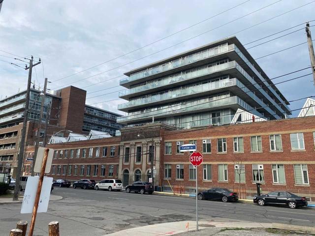 417 - 201 Carlaw Ave