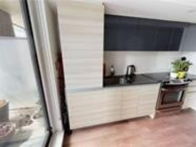 306 - 1190 Dundas St E