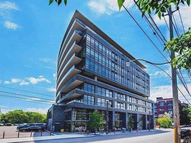 809 - 319 Carlaw Ave