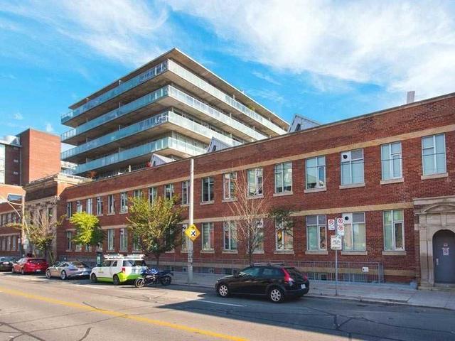 L06 - 201 Carlaw Ave