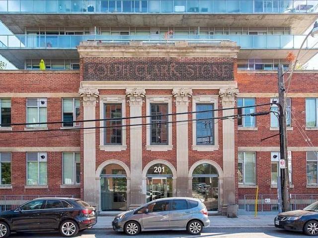 L06 - 201 Carlaw Ave