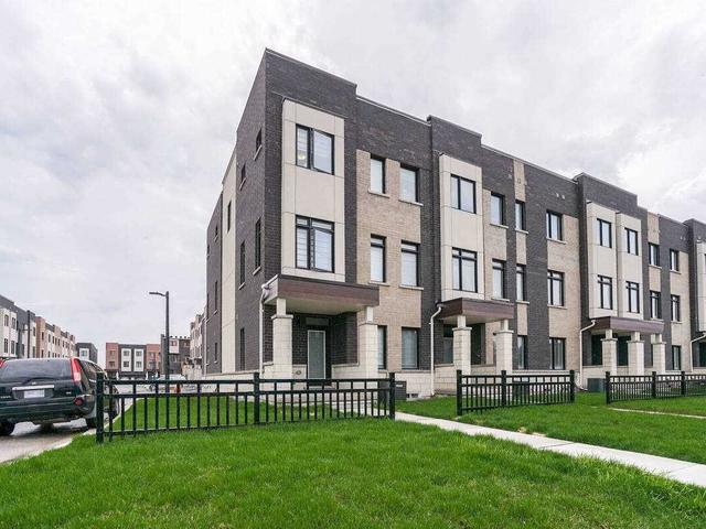 994 Kicking Horse Path Path